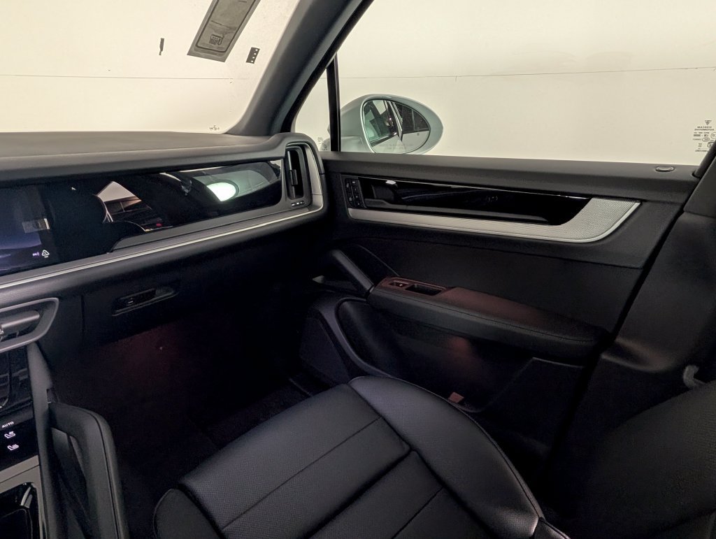 New 2026 Porsche Cayenne AWD/4WD image 23