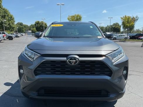 Used 2021 Toyota RAV4 XLE Premium FWD image 4
