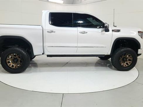 Used 2022 GMC Sierra 1500 Denali image 9