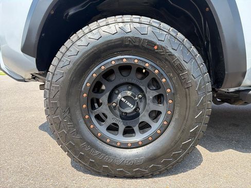 Used 2019 Toyota Tacoma TRD Off-Road AWD/4WD image 24