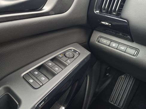 New 2026 Nissan Pathfinder SV image 22