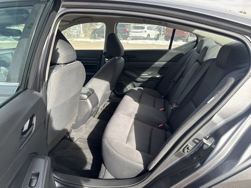 Used 2024 Nissan Altima 2.5 SV image 18