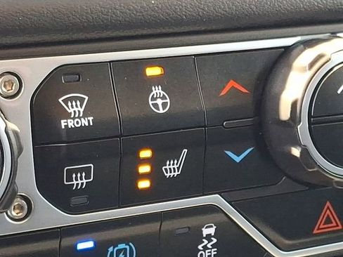Used 2025 Jeep Wrangler Unlimited Sahara w/ Safety Group AWD/4WD image 26