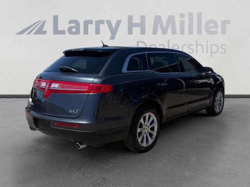 Used 2013 Lincoln MKT FWD image 5