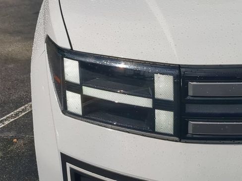 Used 2025 Hyundai Santa Fe SEL FWD image 10