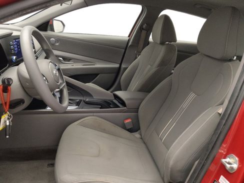 Used 2022 Hyundai Elantra SEL image 17
