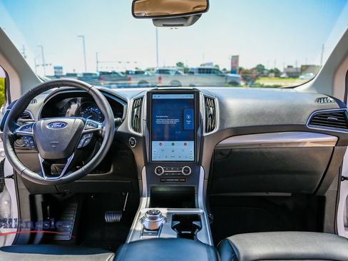 Used 2024 Ford Edge SEL AWD/4WD image 13