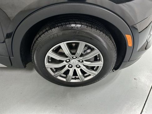 Used 2022 Cadillac XT4 Premium Luxury w/ Technology Package AWD/4WD image 19