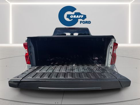 Used 2025 Chevrolet Silverado 1500 Custom Trail Boss w/ Dark Appearance Package AWD/4WD image 16