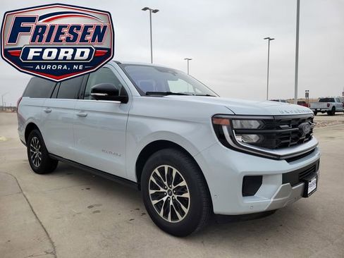 Used 2025 Ford Expedition Max Platinum AWD/4WD image 3