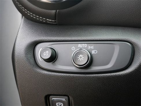 Used 2023 Chevrolet Blazer LT image 17