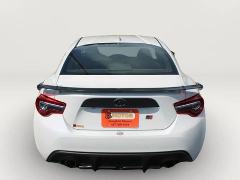 Used 2019 Toyota 86 RWD image 7