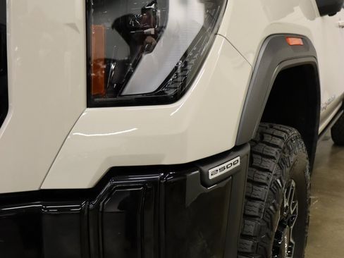 Used 2026 GMC Sierra 2500 AT4X AWD/4WD image 9
