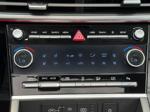 Used 2025 Hyundai Santa Fe Limited AWD/4WD image 21