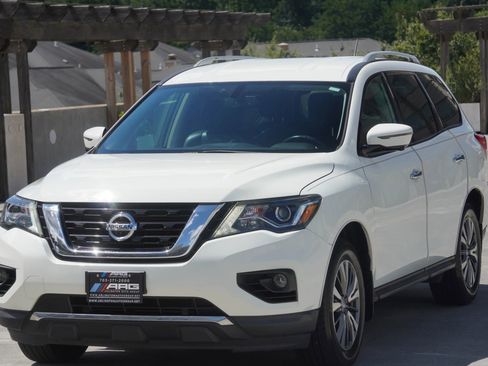 Used 2017 Nissan Pathfinder SL image 14