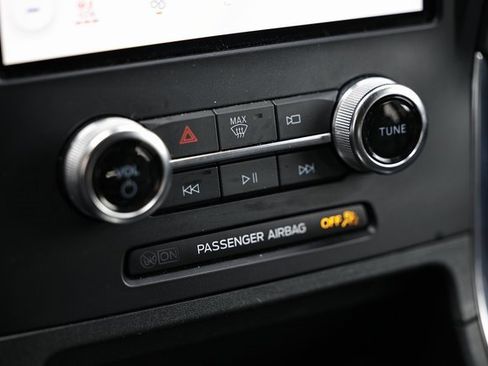 Used 2024 Ford Edge Titanium image 37