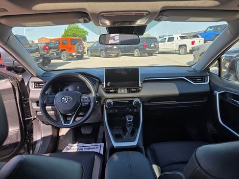 Used 2023 Toyota RAV4 XLE Premium AWD/4WD image 17