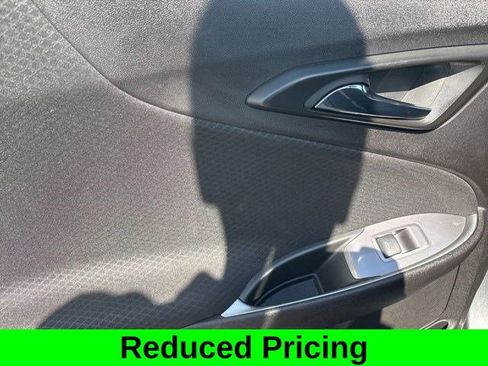 Used 2024 Chevrolet Malibu LT image 31