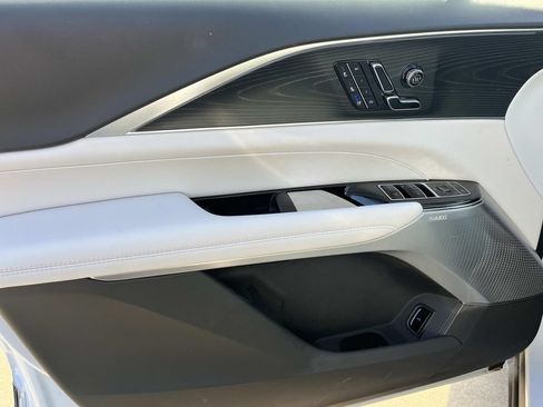 Used 2026 Cadillac Lyriq Signature Sport AWD/4WD image 27