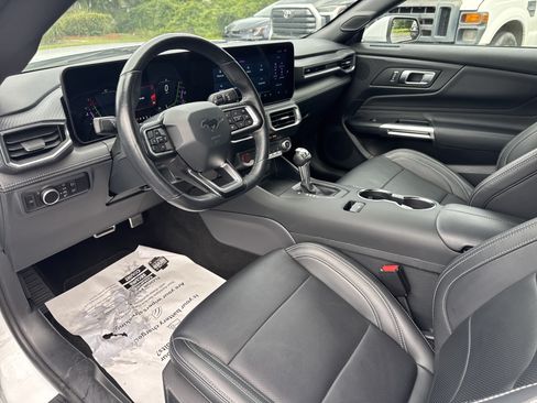 Used 2025 Ford Mustang Premium RWD image 20