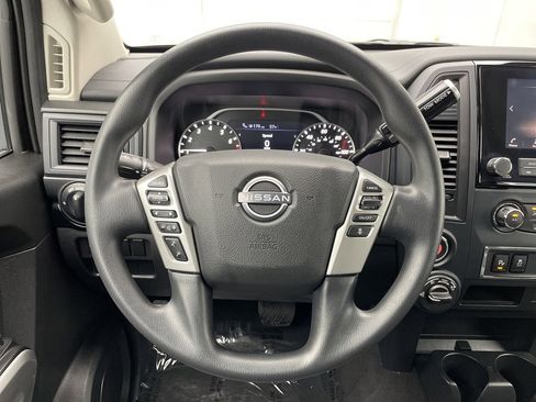 Used 2024 Nissan Titan SV image 24