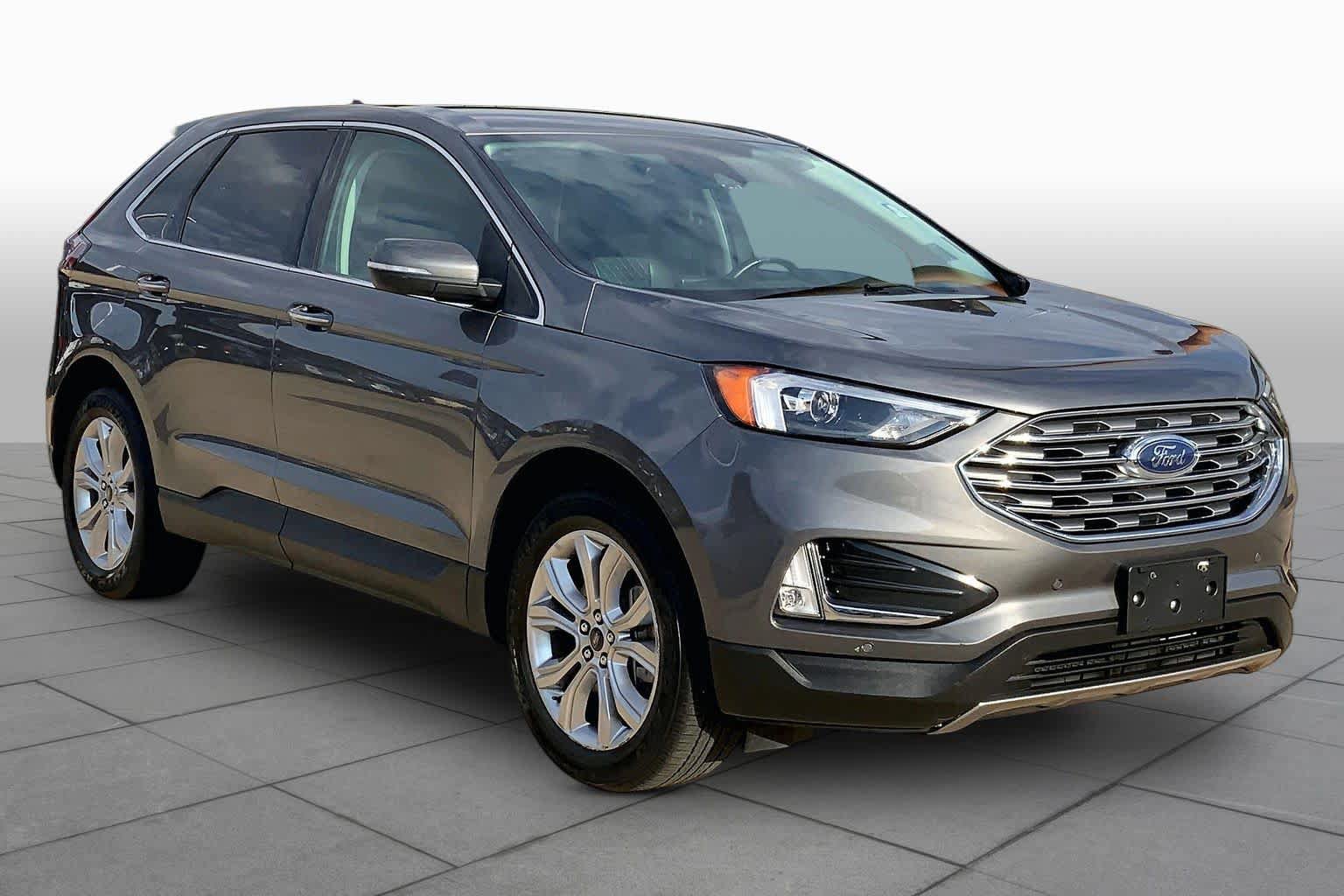 Used 2023 Ford Edge Titanium AWD/4WD image 3