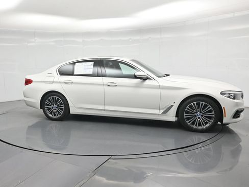 Used 2019 BMW 530e w/ Convenience Package RWD image 25