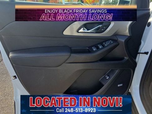 Used 2023 Chevrolet Traverse LT w/ LT Premium Package image 15