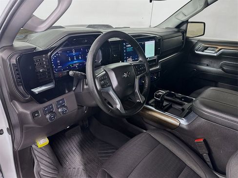 Used 2024 Chevrolet Silverado 1500 LT Trail Boss w/ Protection Package image 30