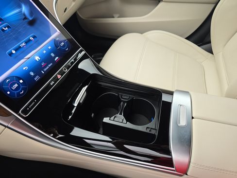 Certified 2022 Mercedes-Benz C 300 4MATIC Sedan image 25