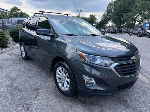 Used 2018 Chevrolet Equinox LT FWD image 3