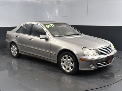 Used 2005 Mercedes-Benz C 240 4MATIC Sedan image 2