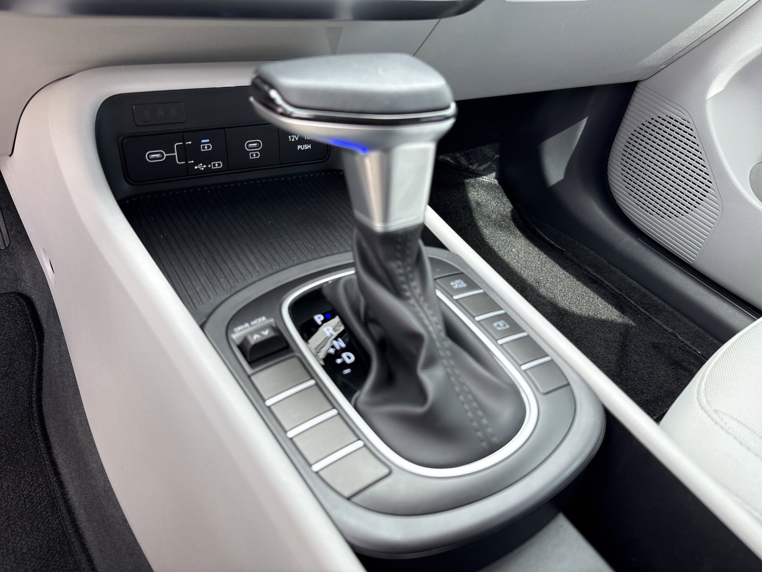 Used 2025 Hyundai Kona SEL FWD image 16