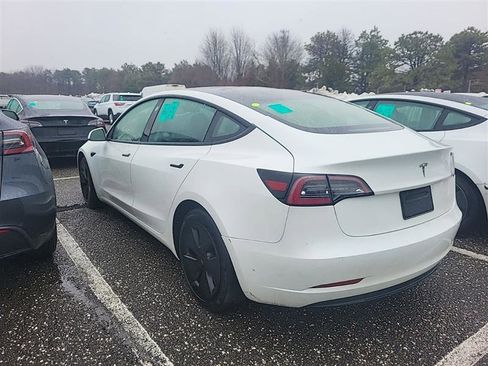 Used 2023 Tesla Model 3 Standard Range image 3