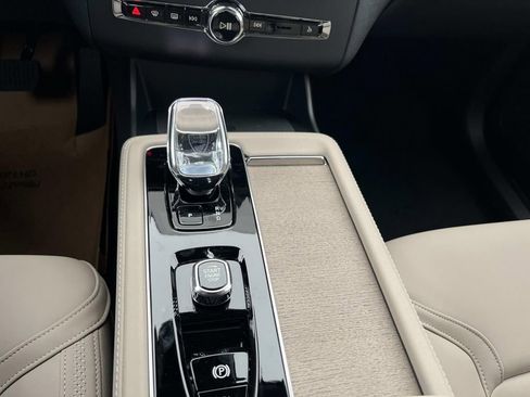 New 2026 Volvo XC90 B6 Plus image 32