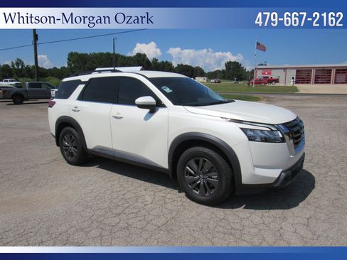 Used 2022 Nissan Pathfinder SV FWD image 19