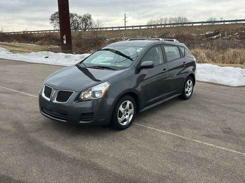Used 2010 Pontiac Vibe w/ Preferred Package image 7