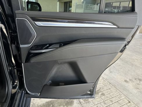 Certified 2025 Cadillac Escalade Premium Luxury image 41