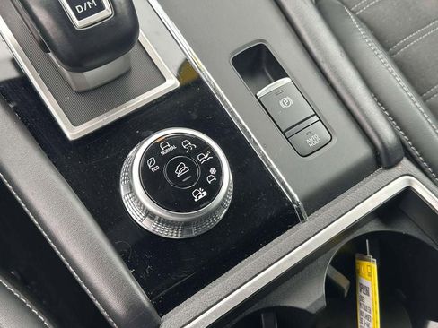 Used 2023 Mitsubishi Outlander SE image 31