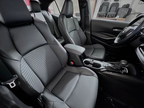 Used 2025 Toyota Corolla XSE image 31