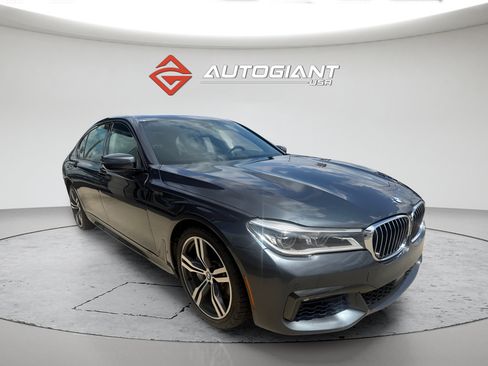 Used 2017 BMW 750i RWD image 5