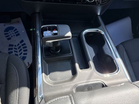 Used 2025 GMC Sierra 1500 Elevation image 21