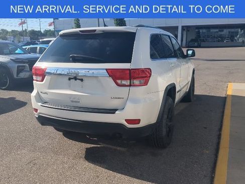 Used 2012 Jeep Grand Cherokee Laredo w/ Laredo E Group AWD/4WD image 8