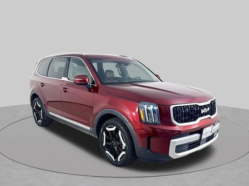 Used 2023 Kia Telluride EX w/ EX Captain's Chair Package FWD image 1