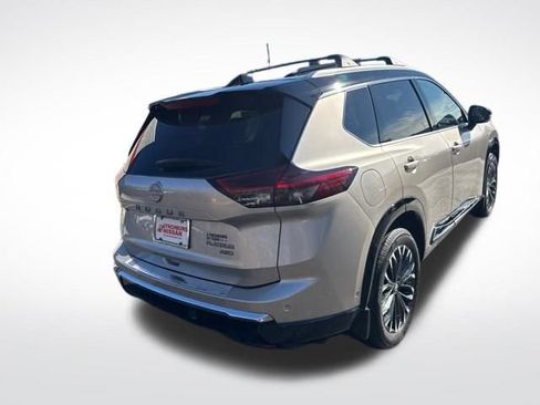 Used 2026 Nissan Rogue Platinum w/ Platinum Premium Package image 5
