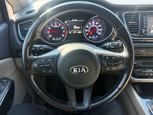 Used 2021 Kia Sedona EX w/ EX Premium Package FWD image 12