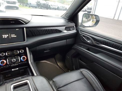 Used 2022 GMC Yukon XL Denali image 14