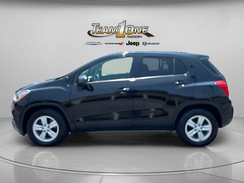 Used 2020 Chevrolet Trax LS w/ Tint and Cruise Package FWD image 5