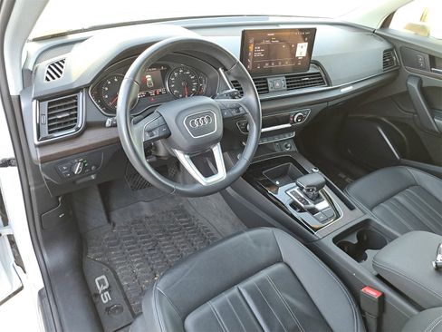 Used 2023 Audi Q5 2.0T Premium w/ Convenience Package image 5