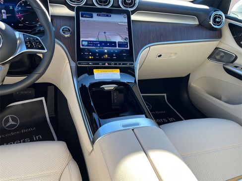 Certified 2025 Mercedes-Benz GLC 300 4MATIC image 8
